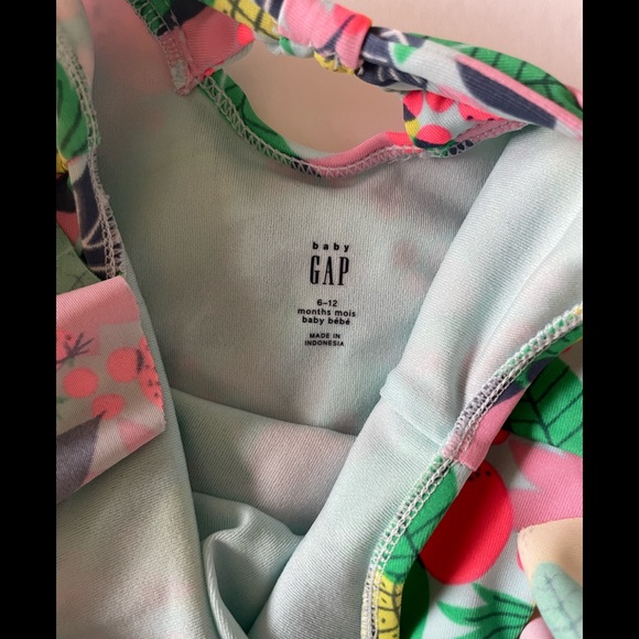 Baby Gap girls bathing suit - Picture 3 of 6